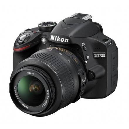 Фотокамера зеркальная Nikon D3200 + 18-55mm VR б/у Фотокамера зеркальная Nikon D3200 + 18-55mm VR б/у